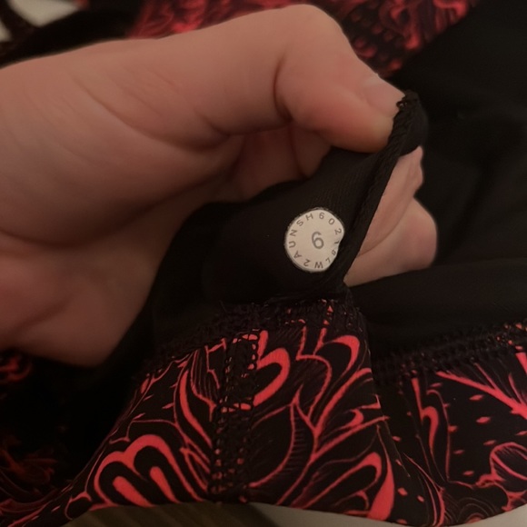 Lululemon Energy Bra size 6 - Picture 4 of 4